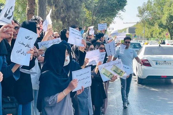 Iranian nurses continue protests over pay and poor working conditions