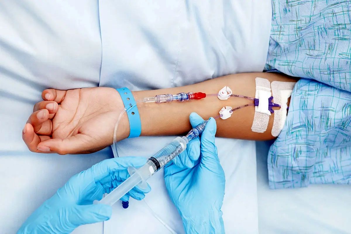 أدوية نادرة وأسعار مضاعفة.. أقساط التأمين لا تغطي حتى تكاليف علاج الأمراض البسيطة في إيران