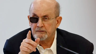 سلمان رشدی؛ یک چاقو و یک فتوا