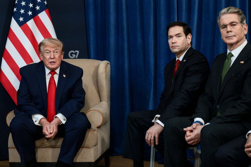 US officials signal Iran deal could come over the weekend