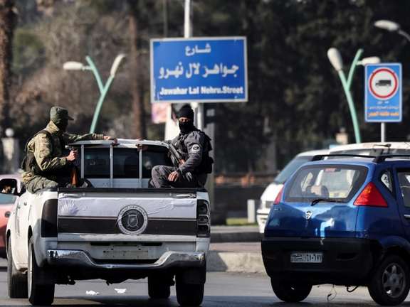 نیروهای حاکم بر سوریه در یک خودرو در روز پنجشنبه
