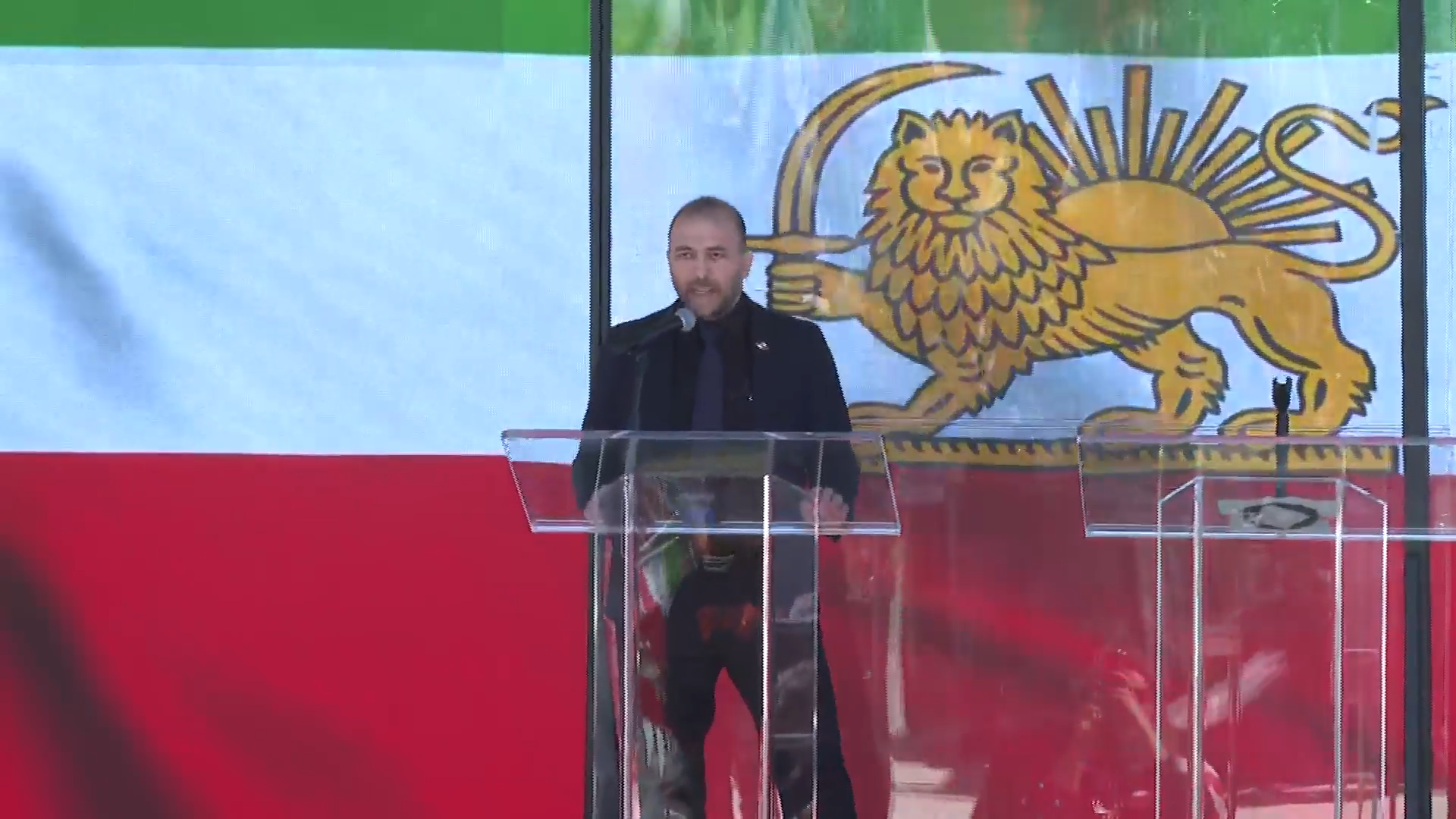 بهنام بیات: صدای مردم ایران خاموش نمی‌شود