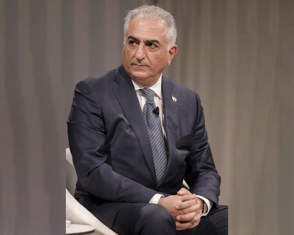 شاهزاده رضا پهلوی توافق تهران و واشینگتن را برای آزادسازی پولها، «هدیه به رژیم» خواند