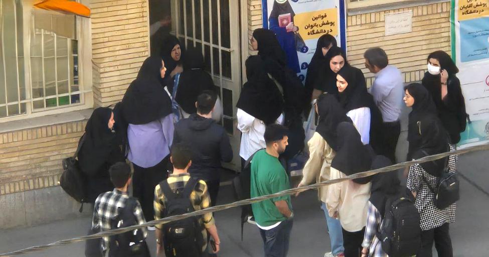 رییس دانشگاه علوم پزشکی ایران: رعایت ضوابط پوشش در دانشگاه‌ها و بیمارستان‌ها الزامی است