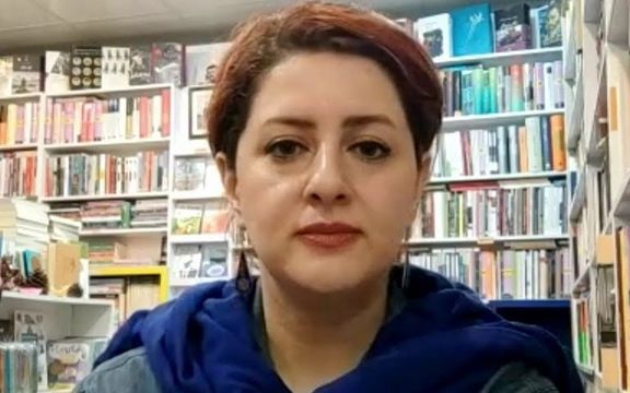 الحكم بالسجن 21 عامًا على ناشطة إيرانية في مجال حقوق المرأة بتهم منها "إسقاط النظام"