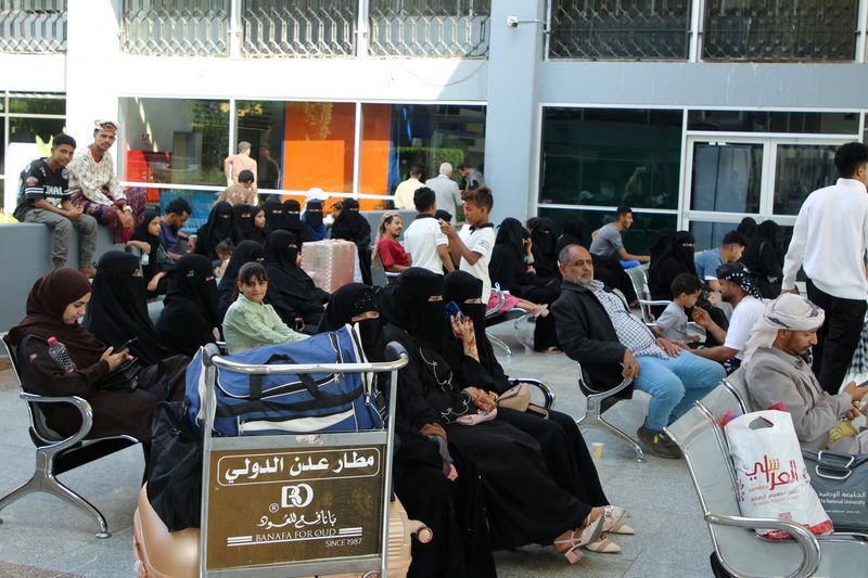 آسوشیتدپرس: دو موشک به فرودگاه بین‌المللی عدن اصابت کرد