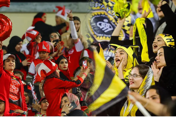 صحيفة إيرانية: إقامة المباريات بحضور جمهور نسائي فقط "إهانة للنساء"