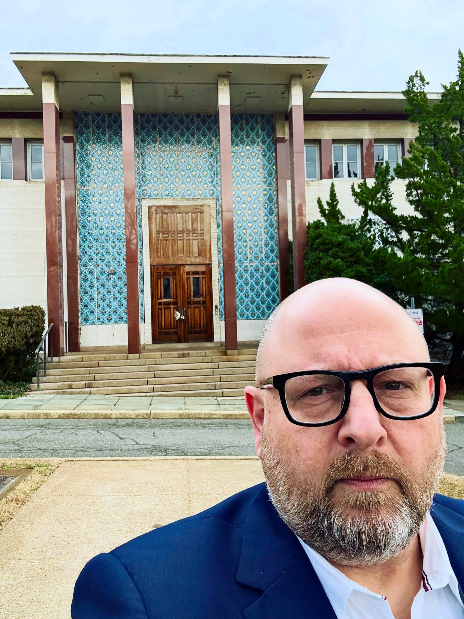 مقام سابق آمریکا: آمدم از وضع سفارت سابق ایران در آمریکا برای ساکنان جدید مطمئن شوم