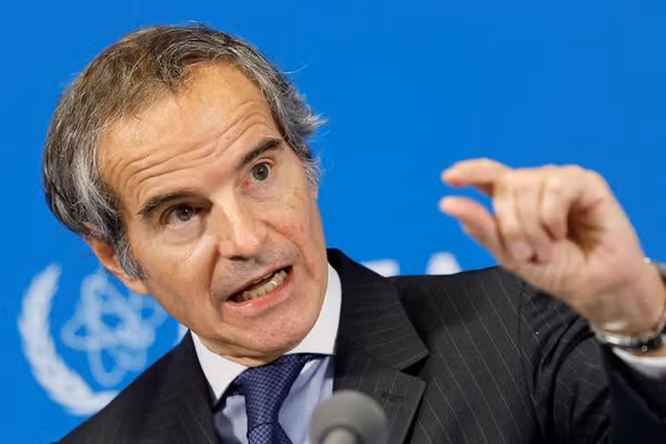 گروسی ادعای تهران را درباره قابل دسترس نبودن تاسیسات اتمی بمباران شده رد کرد