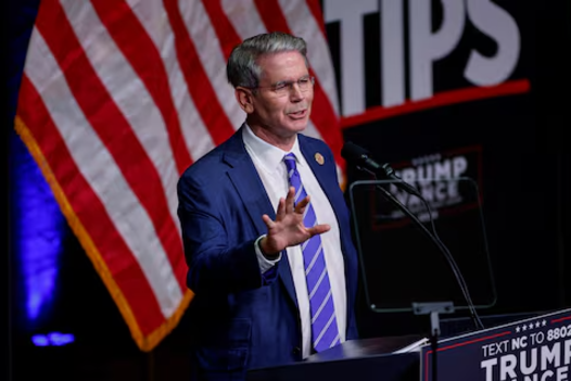 ترامپ اسکات بسنیت را به عنوان وزیر خزانهداری معرفی کرد