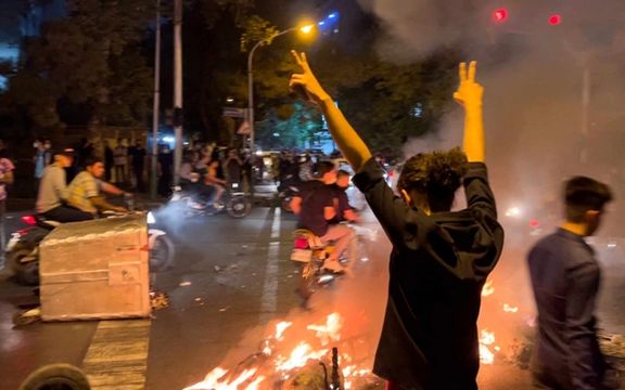 هرانا: دستکم ۲۹۸ معترض از جمله ۴۷ کودک به دست نیروهای امنیتی جمهوری اسلامی کشته شدهاند