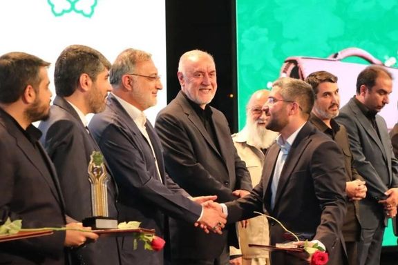 علیرضا زاکانی فرزند وزیر کار را بهعنوان شهردار نمونه مناطق تهران انتخاب کرد