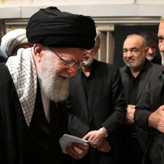 معاون پیشین پارلمانی ریاست جمهوری: مشروعیت پزشکیان از خامنهای است