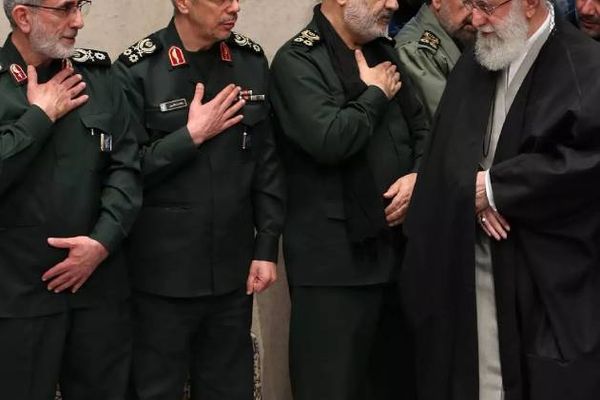 ممثل خامنئي يهدد باستهداف تجارة أوروبا وجنودها للرد على تصنيف الحرس الثوري منظمة إرهابية