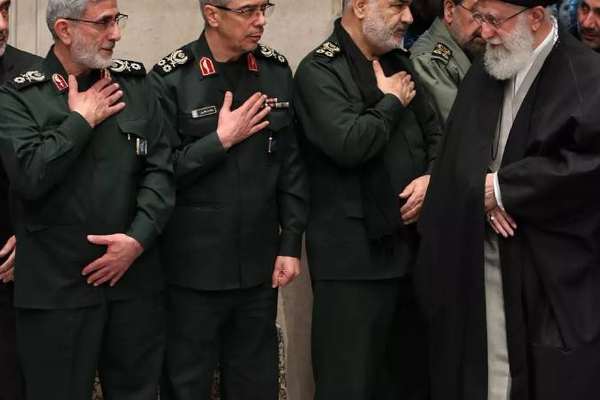 الحرس الثوري الإيراني يعترف بمقتل أحد عناصره "في الهجوم الإسرائيلي بسوريا".. ويتوعد بالرد
