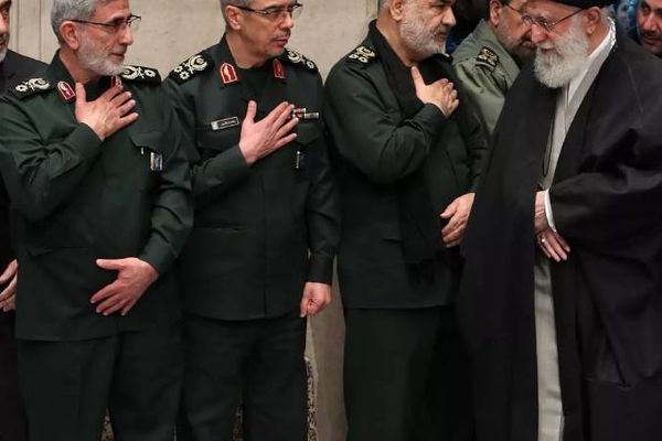 الحرس الثوري الإيراني يعترف بمقتل أحد عناصره "في الهجوم الإسرائيلي بسوريا".. ويتوعد بالرد