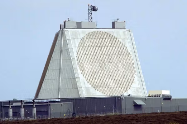 حمله موشکی به رادار پایگاه العدید در قطر؛ نماد تناقض راهبردی دوحه