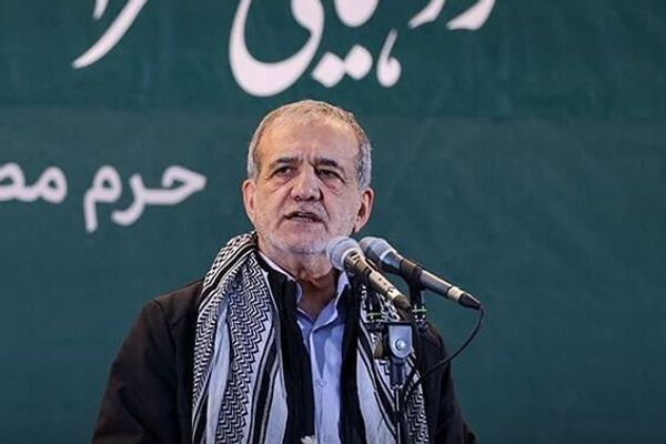 بزشكيان: إيران على حافة الهاوية