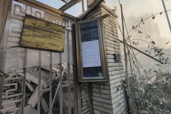 السفير الإيراني في سوريا: 6 صواريخ استهدفت القنصلية ومقتل ما بين 5 إلى 7 أشخاص في الهجوم