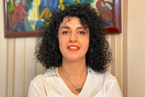 السجينة الإيرانية الحائزة على "نوبل": نظام طهران يعرقل تحقيق مطالب الشعب