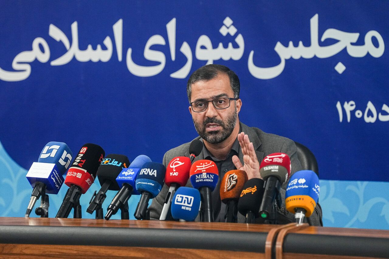 سخنگوی هیات‌رییسه مجلس: ملت ایران به کمال نترسیدن از مرگ رسیده‌ است