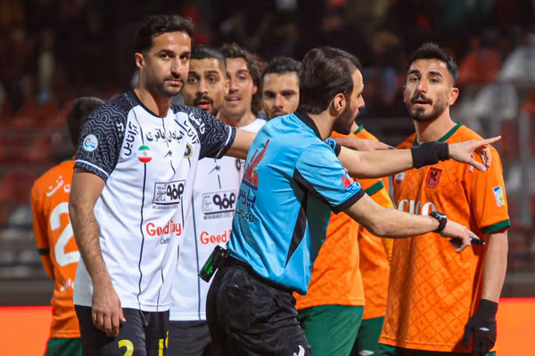 مس رفسنجان ۰-۳ سپاهان؛ صعود تیم محرم نویدکیا به رده سوم با ششمین برد پیاپی