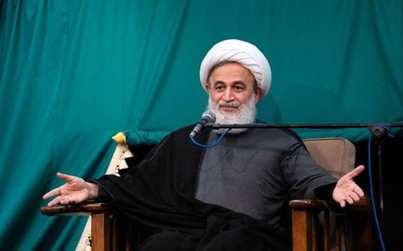 علیرضا پناهیان: یهودیان در اتوبوس بین دختران و پسران دانشجو پرده میکشند