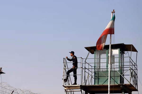 دهها هزار بازداشتشده اعتراضات خونین ۱۸ و ۱۹ دی در خطر صدور احکام حبس و اعداماند