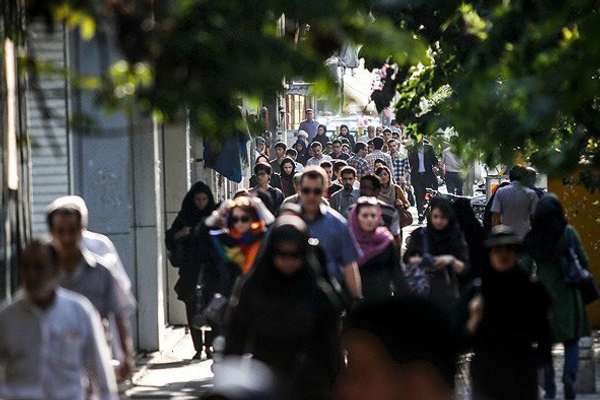انتحار مزارع وطبيب وطالبة يكشف عمق الأزمة الاقتصادية والصحة النفسية في إيران