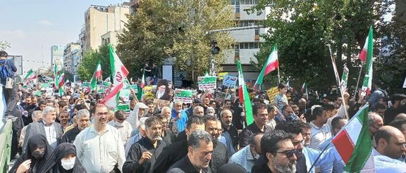 Regime supporterss ordered to march after Friday prayers in Tehran, September 23, 2022