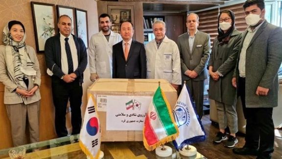 South Korean ambassador in Iran donating masks to a hospital. October 31, 2021