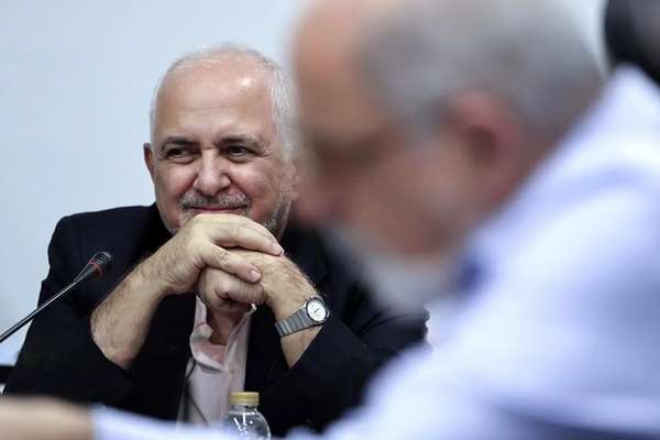 Zarif calls for a dignified US-Iran deal which flatters Trump