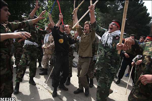 قائد الحرس الثوري الإيراني: "الباسيج" مصدر ثقة وطمأنينة للناس