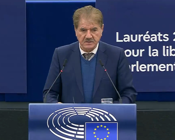 صالح نیکبخت، وکیل خانواده امینی، به اشد مجازات اتهام تبلیغ علیه نظام محکوم شد