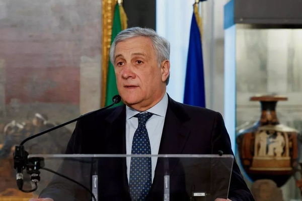 وزير الخارجية الإيطالي يبحث مع رافائيل غروسي ملف إيران النووي