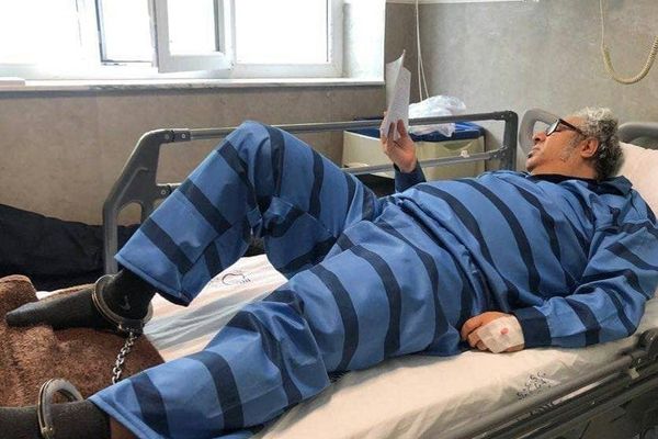 إضراب ستة سجناء في إيفين احتجاجا على "الإهمال الواضح" للمسؤولين في موت بكتاش أبتين