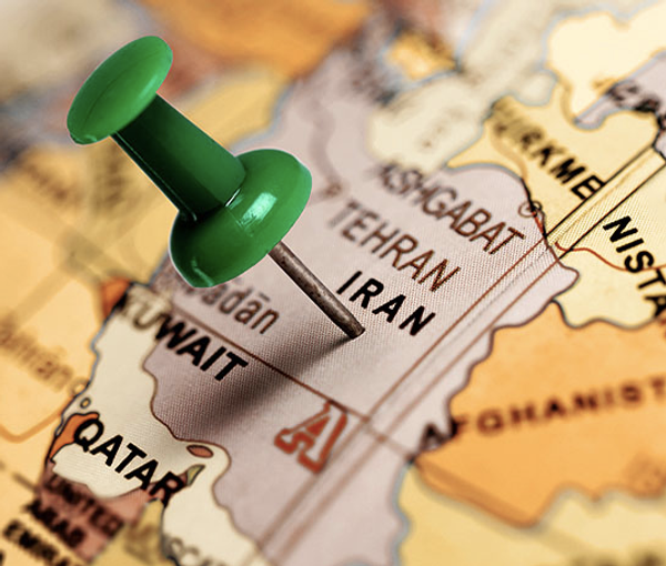 البنك الدولي يحذر من مخاطر داخلية وخارجية كبيرة تهدد الاقتصاد الإيراني