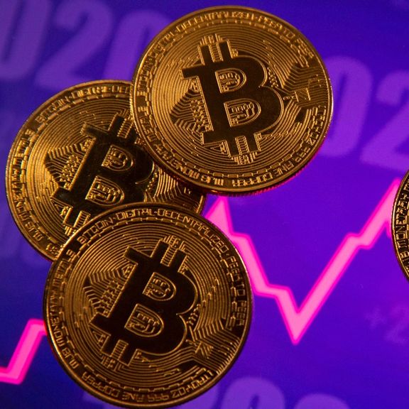 ارزش رمزارزهای بیتکوین و اتر بهترتیب بیش از ۵ و ۶ درصد کاهش یافت