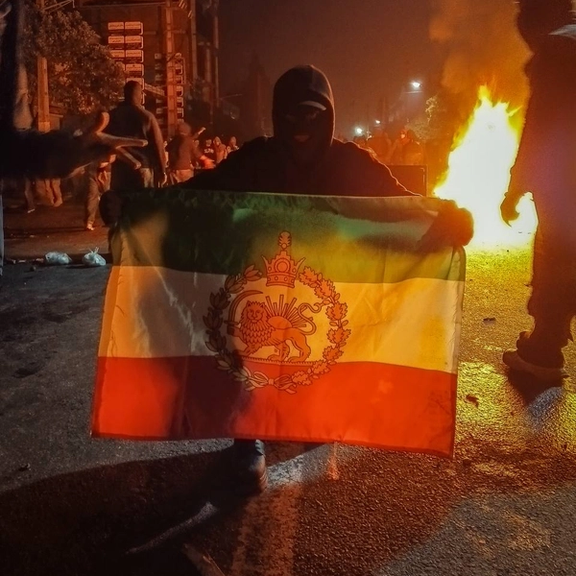 منظمة الكتاب الليبراليين الإيرانيين: النظام يرتكب المذابح والعالم يشاهد