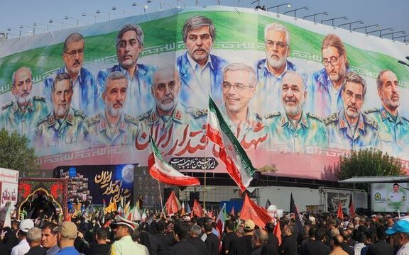 رسانه دولت ایران: بودجه نیروهای مسلح بیشتر و به خانواده آنها توجه شود