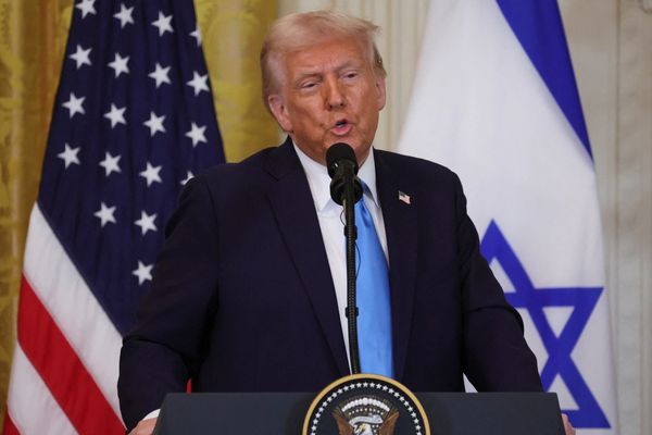 ترامب: أفضّل اتفاقا موثوقا مع إيران يسمح لها بالازدهار.. دون امتلاك سلاح نووي