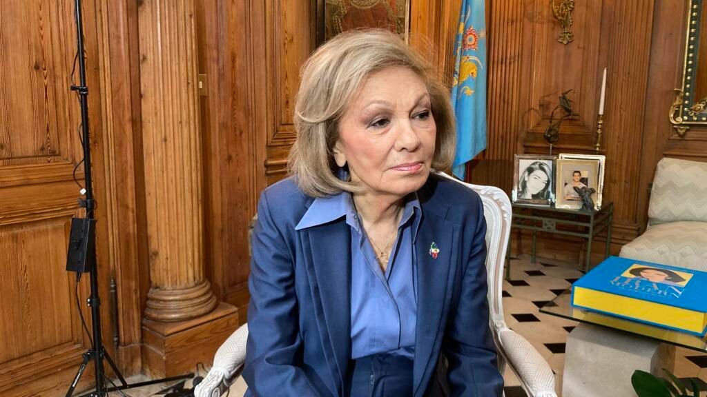 شهبانو فرح پهلوی: خود را در سوگ مادران و پدران ایران شریک می‌دانم