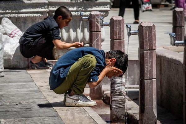 إغلاق 13 محافظة إيرانية.. وخبراء: سدود طهران الرئيسية ستخرج عن الخدمة نهاية سبتمبر