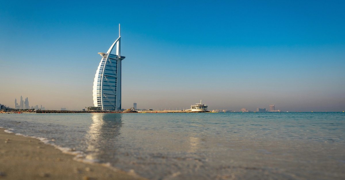 Iranian banks remain open in UAE as US campaign squeezes Dubai trade - FT