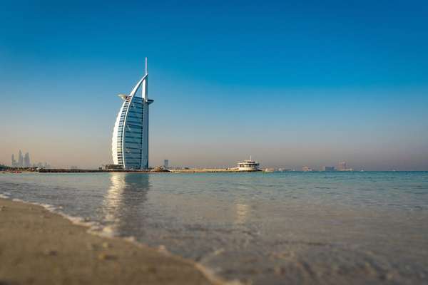 Iranian banks remain open in UAE as US campaign squeezes Dubai trade - FT