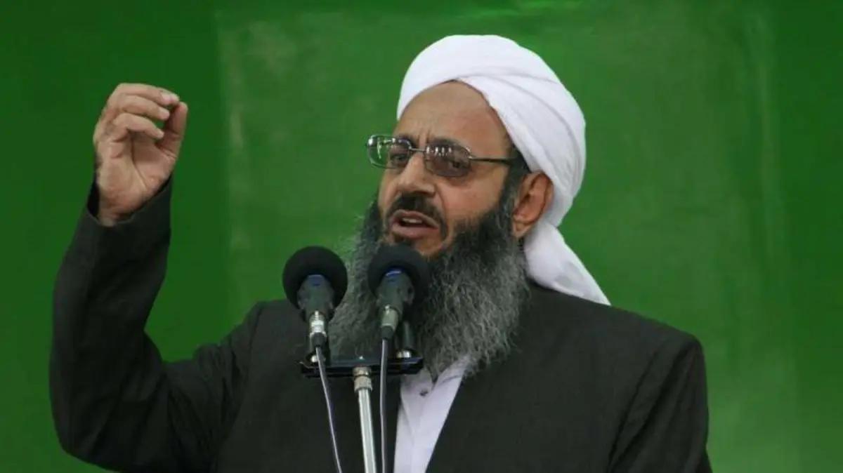 خطيب أهل السنة في إيران يطالب بوقف الإعدامات السياسية ويحذر من الاتفاقيات الاستراتيجية 