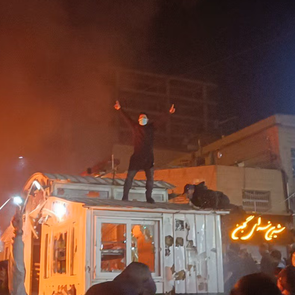 اکونومیست: با وجود آرامش ظاهری، ساختار قدرت در جمهوری اسلامی بهشدت متزلزل است