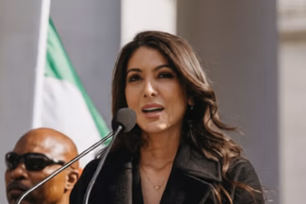 نور پهلوی: جمهوری اسلامی هرگز تا این حد به سقوط نزدیک نبوده است