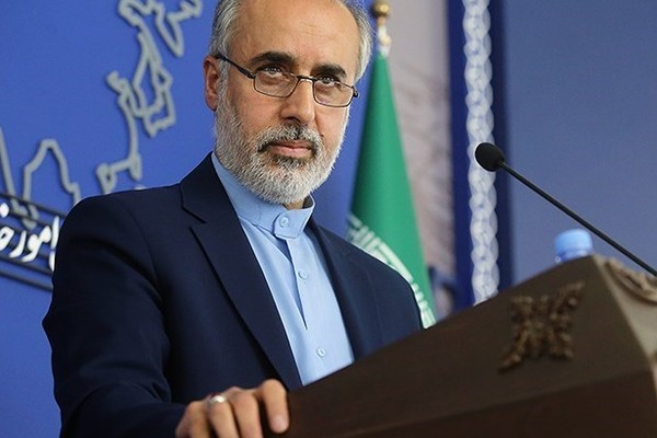 طهران: لا علاقة لنا بما حدث لسلمان رشدي.. ونقترب من اتفاق لو تمت تلبية طلباتنا