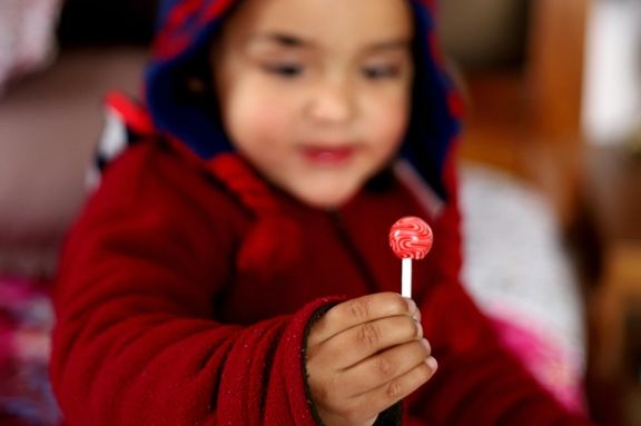 مهدکودکهای اتریش از بچهها «تست کرونای آبنباتی» میگیرند